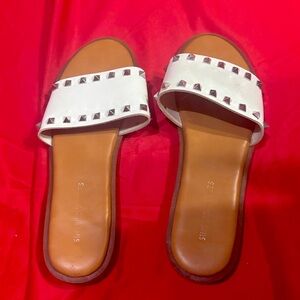 4 pair of sandals. All 9 and 9.5